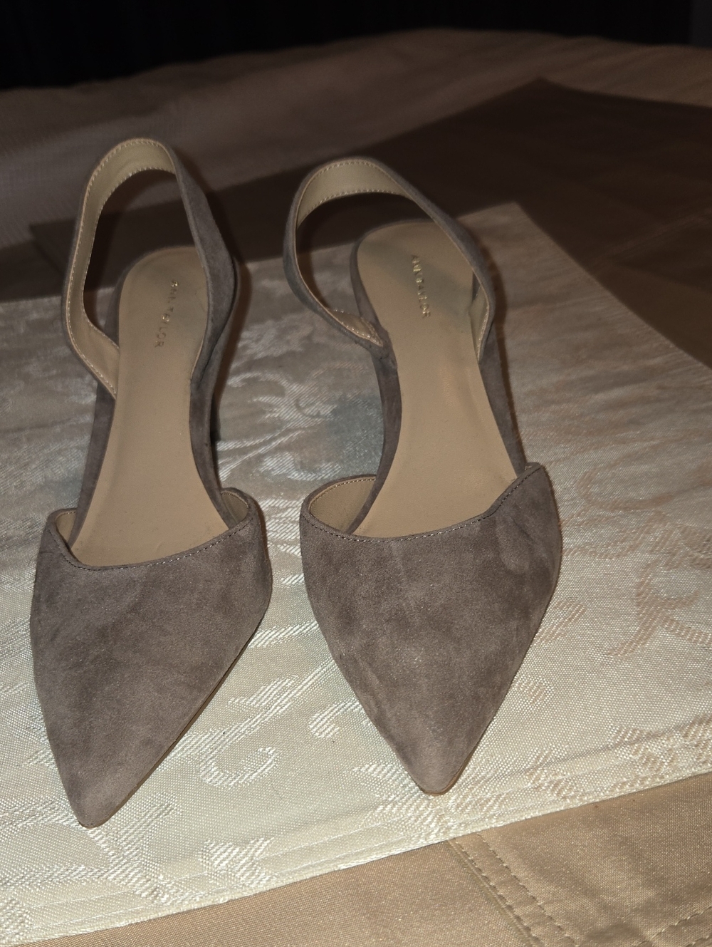 Ann Taylor Kerry Slingback Heels size 7M Taupe